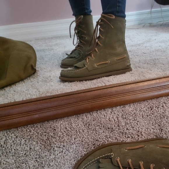 Sperry boots olive suede size 6m - Picture 5 of 13